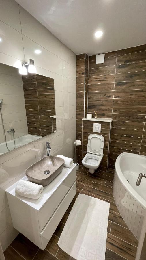 Luxury Apartman Bili Подгора Екстериор снимка